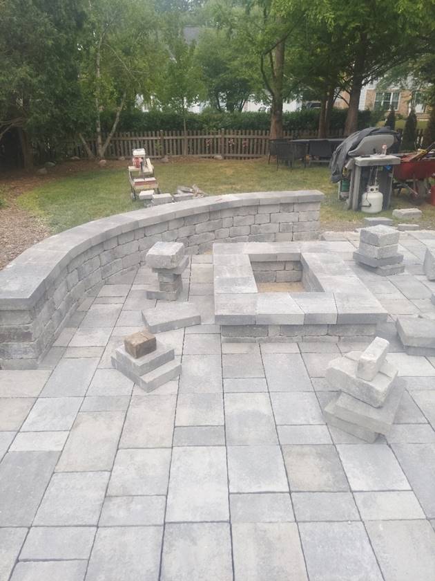 Paver patio with geometric inset detailing